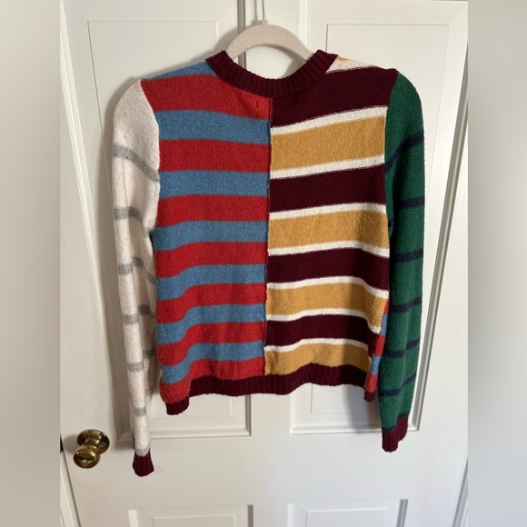 American Eagle //Size women’s Small. Stripped, soft sweater. - Picture 3 of 3